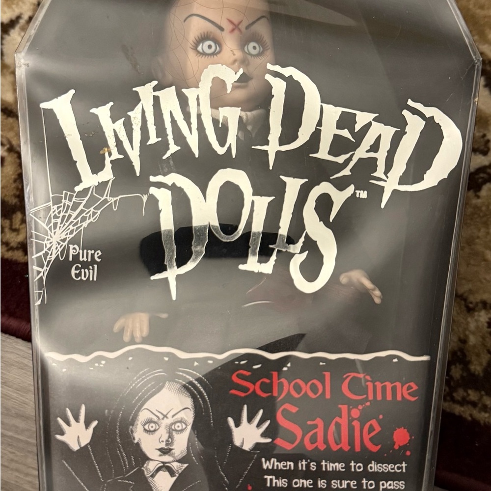Living dead dolls sadie